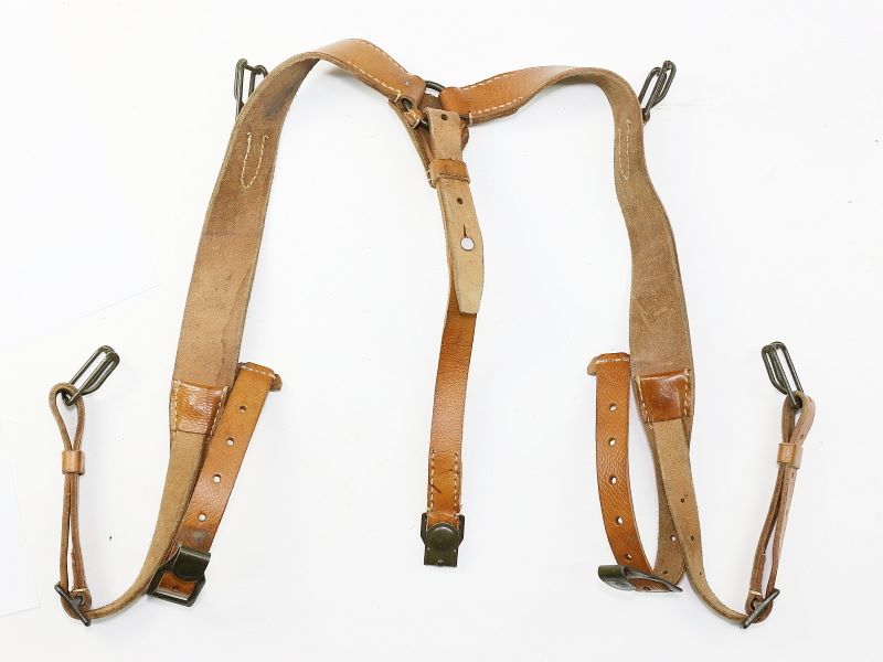 Czech Army Vintage Y-Strap Leather Suspenders very good used cd. free shipping