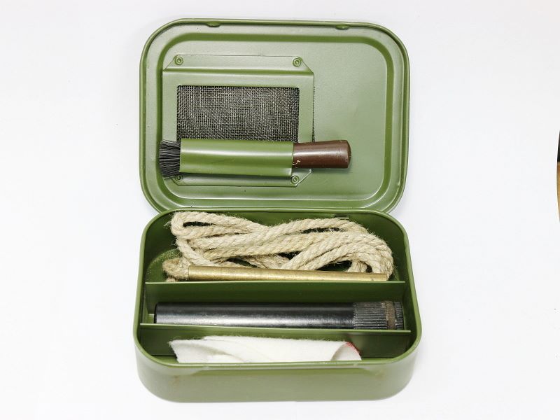 British Enfield Cleaning Kit w/Tin